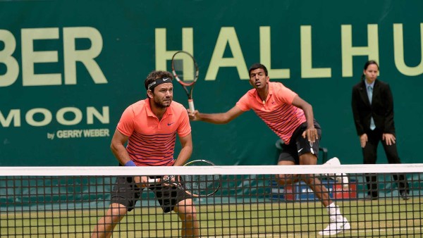 Second-seeded Rohan Bopanna and Florin Mergea move into the semi-finals of Halle.
